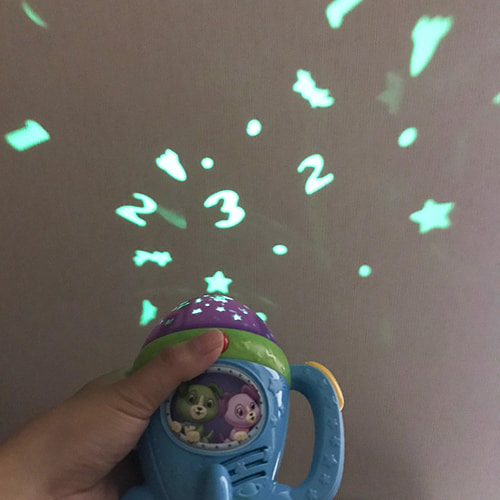 【LeapFrog 跳跳蛙】Scout 星空手提夜燈-租玩具 (3)-BzT7Y.jpg